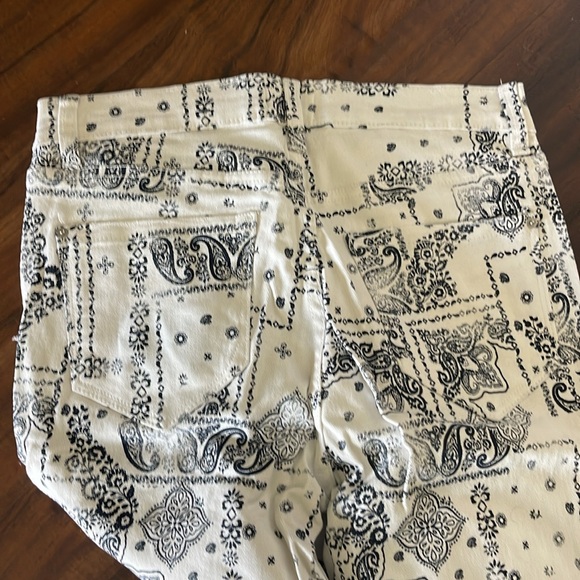 New Kensie Jeans The Ultimate High Rise Skinny Jean Bandana White Combo - Picture 10 of 12